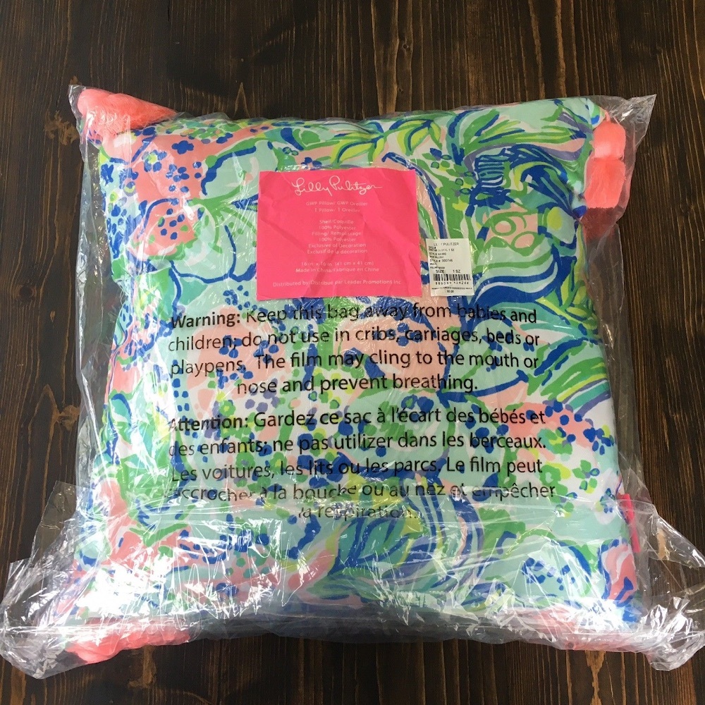 Lilly Pulitzer throw pillow 🎀 - Picture 3 of 3